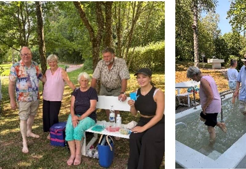Eine Gruppe von Menschen genießt ein Treffen im Freien, wobei sie in einem Bild auf grüner Wiese steht und auf einem anderen in einem flachen Wasserbecken watet.